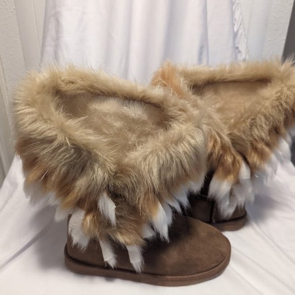 Furry Boot - Picture 2 of 4